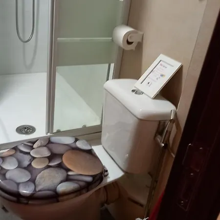 民宿 Individual Con Tv Centro