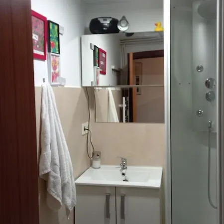 Homestay Individual Con Tv Centro *