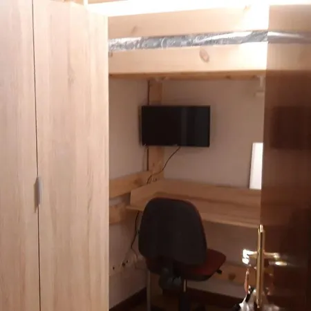 Individual Con Tv Centro Проживание в семье