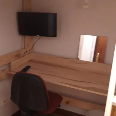 Individual Con Tv Centro Проживание в семье *